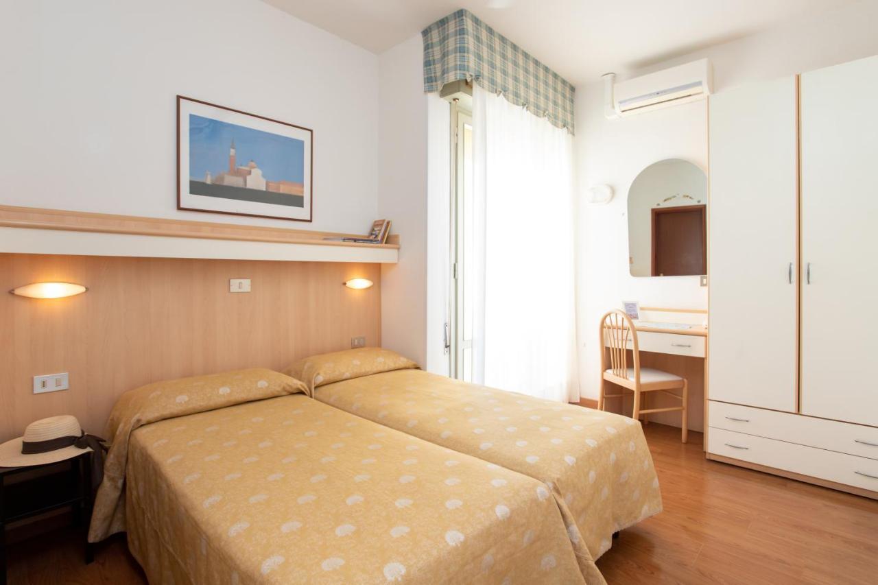 Hotel Telenia リド・ディ・イエゾロ エクステリア 写真