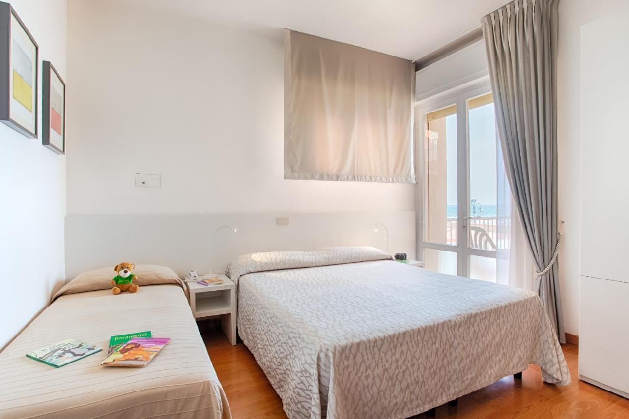 Hotel Telenia リド・ディ・イエゾロ エクステリア 写真