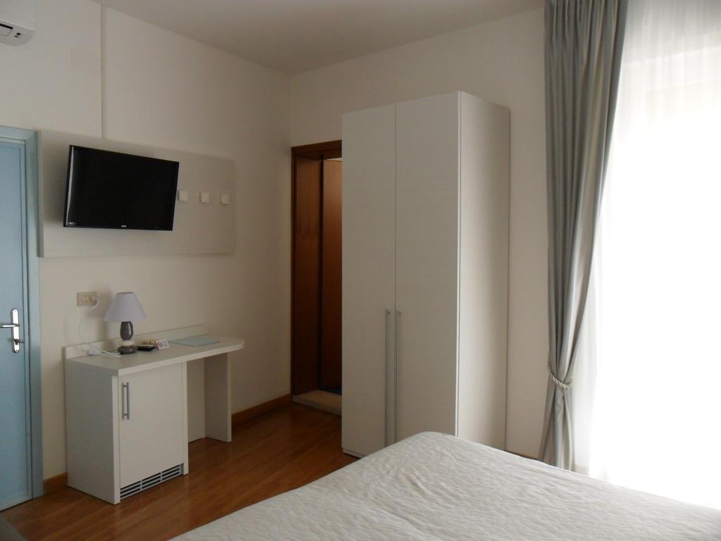 Hotel Telenia リド・ディ・イエゾロ エクステリア 写真